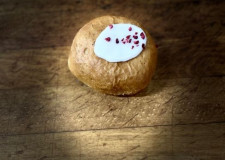 Gammeldags fastelavnsboller m/hindbær/marcipan